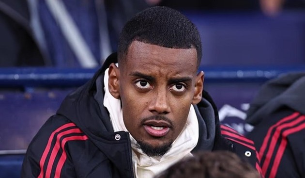 Alexander Isak cùng các tân binh chưa đáp ứng yêu cầu tại Liverpool.