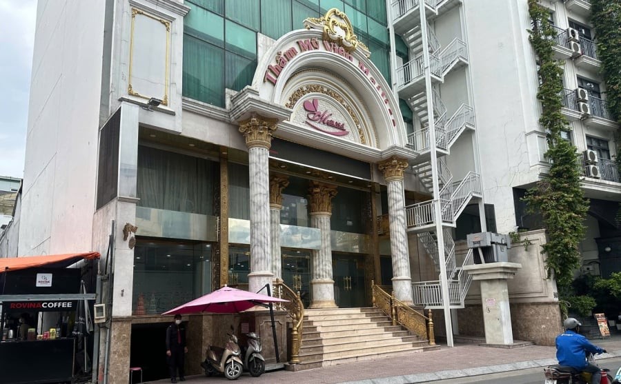 Việc tạm ngừng hoạt động đột ngột khiến nhiều khách hàng lo lắng, đặc biệt là những người đã đặt lịch hoặc thanh toán trước nhưng chưa được sử dụng dịch vụ, làm dấy lên yêu cầu về phương án xử lý thỏa đáng nhằm đảm bảo quyền lợi người tiêu dùng.

