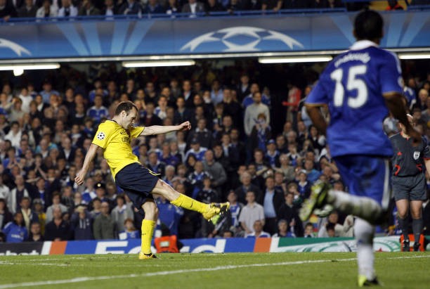 Bàn thắng của Andres Iniesta khiến Chelsea gục ngã ở trận bán kết lượt về Champions League 2008/09.