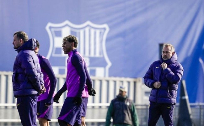 Flick và các cầu thủ Barcelona.