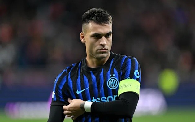 Martinez có trách nhiệm sút tung lưới Pisa