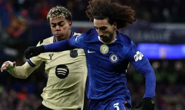 Cucurella khóa chặt Yamal.