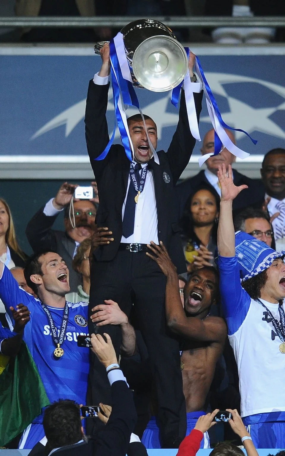 Đoàn kết là chìa khoá để Chelsea lên ngôi UCL lần đầu tiên vào năm 2012