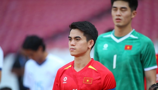 Khuất Văn Khang là đội trưởng.