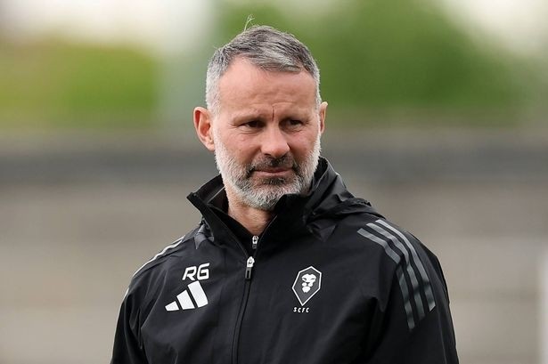 Ryan Giggs vướng vào hàng loạt bê bối tình ái.