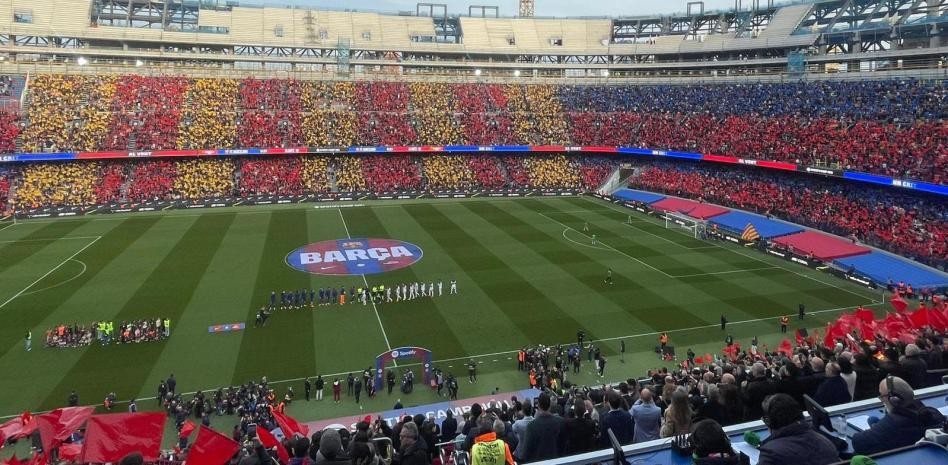 Màn ghép hình đầu tiên tại Spotify Camp Nou mới.