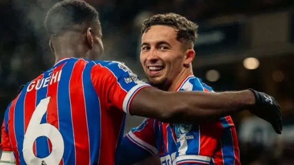 Nhân sự của Palace phù hợp với đội hình 3 trung vệ.