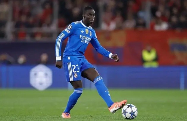 Mendy trở lại đồng nghĩa Carreras có thể đá trung vệ