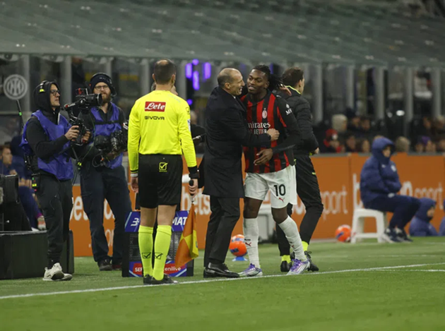 HLV Allegri nhắc nhở Leao sau trận thắng Lazio.