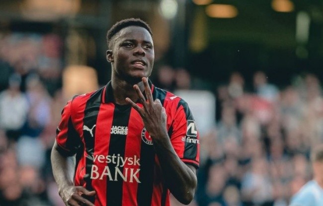 MU quan tâm Franculino Dju.