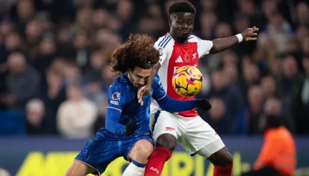 Cucurella sẽ khóa chặt Saka?