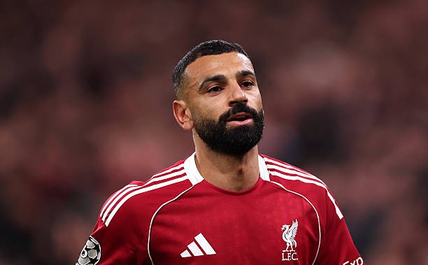Mohamed Salah ngồi dự bị trước West Ham.