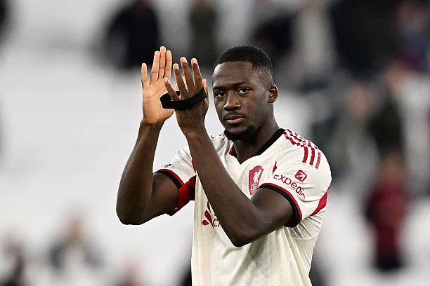 Ibrahima Konate - 7.9 điểm. Mở đầu trận với vài pha chuyền hỏng, nhưng sau đó chơi chắc chắn, nhiều lần cắt đứt ý đồ tấn công của đối phương.