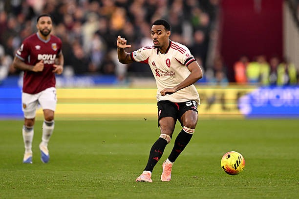 Ryan Gravenberch - 7.3 điểm. Sử dụng các pha đi bóng trực diện và khả năng chuyền dài để đưa bóng lên phía trước. Chơi tự tin ở tuyến giữa.