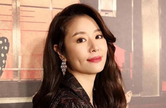 Khi có lịch trình sự kiện dày đặc, cô thường điều chỉnh khẩu phần bằng cách giảm tinh bột vào buổi tối, cắt đường gần như tuyệt đối