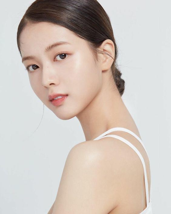 Khi dùng đúng liều lượng khuyến cáo và kết hợp uống đủ nước mỗi ngày, cơ thể sẽ có điều kiện tốt hơn để tổng hợp collagen mới