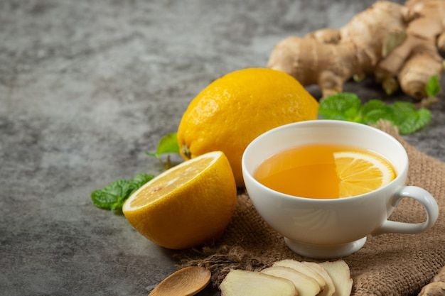 Nước gừng – quế – mật ong – Tăng miễn dịch mạnh, giảm triệu chứng cúm

