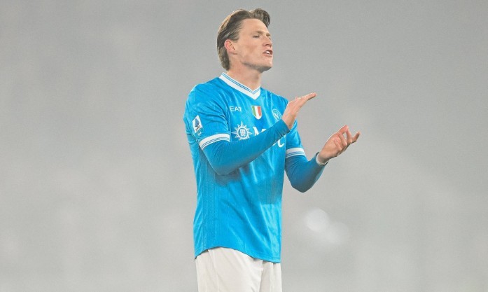 McTominay đá chính cho Napoli.