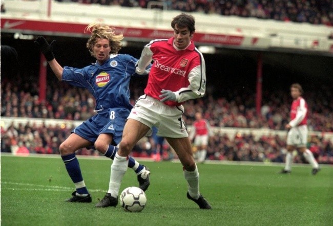 Pires từng bị nghi ngờ ở Arsenal.