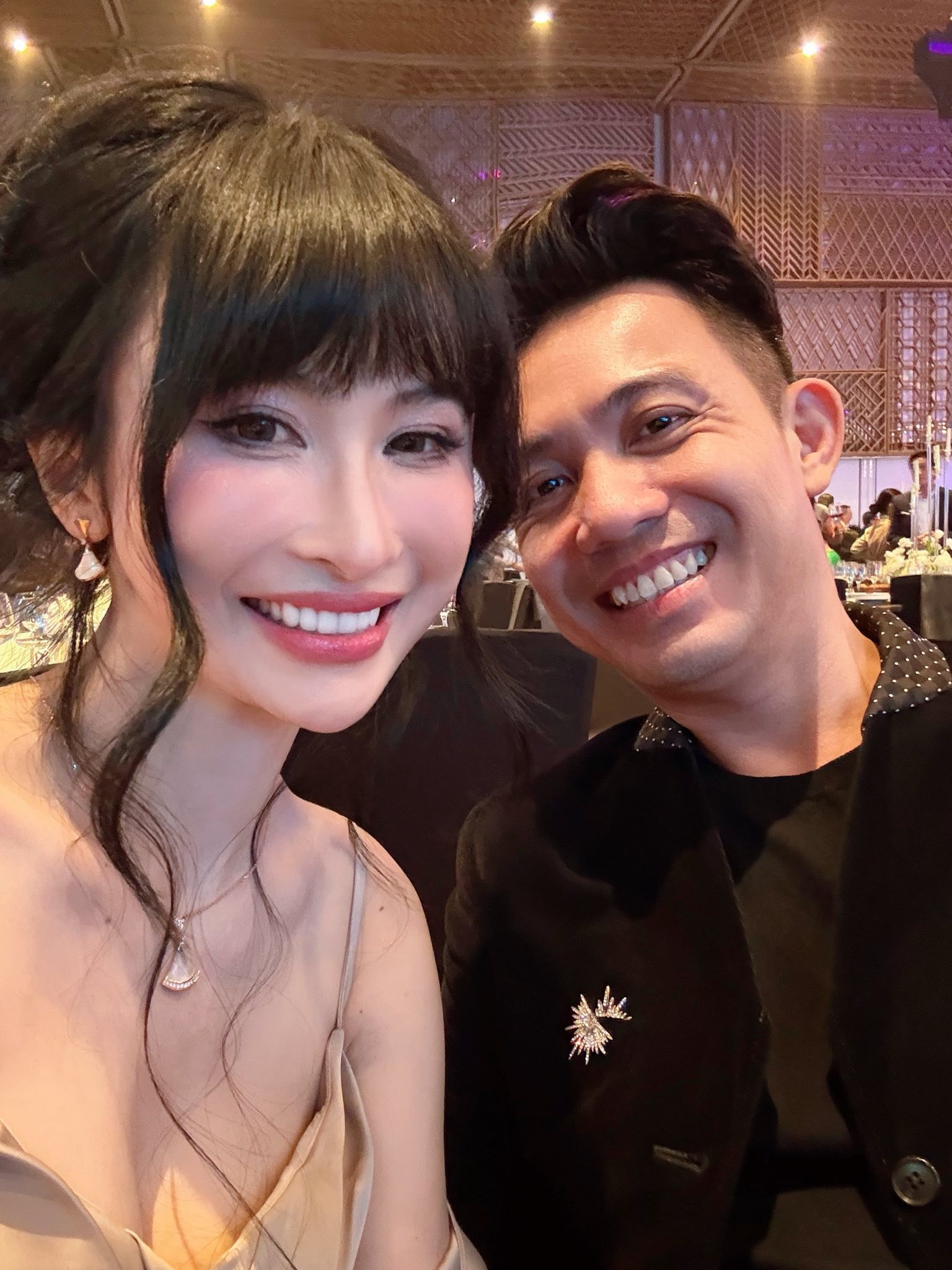 anh-can-dam-cuoi-xa-hoa-cua-phan-hoang-va-tieu-thu-gia-toc-giau-co-28fb860b905545b5a56896990ab4f68b-914