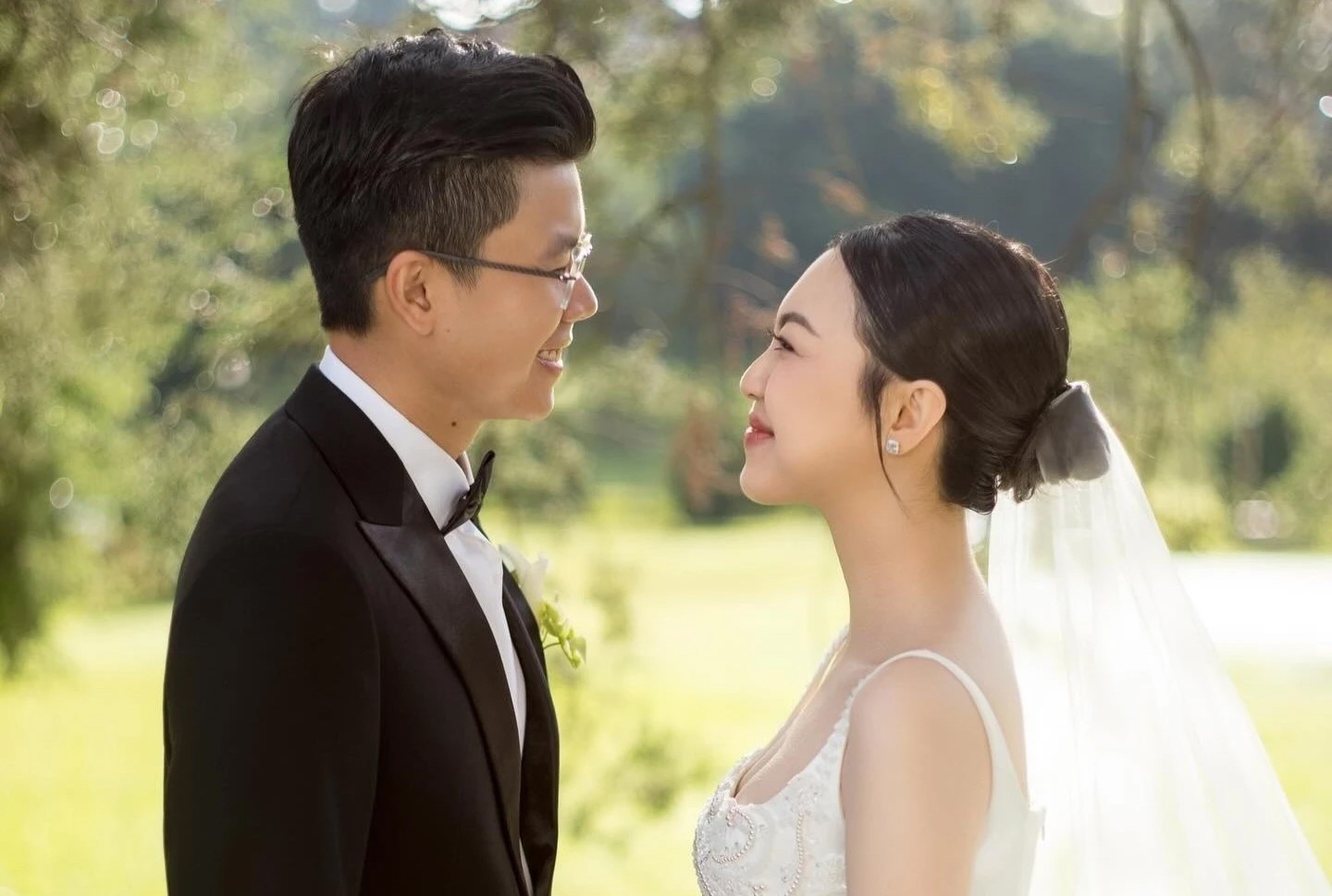 anh-can-dam-cuoi-xa-hoa-cua-phan-hoang-va-tieu-thu-gia-toc-giau-co-e2517a16dd7e4d5f942e21388c885b1d-911