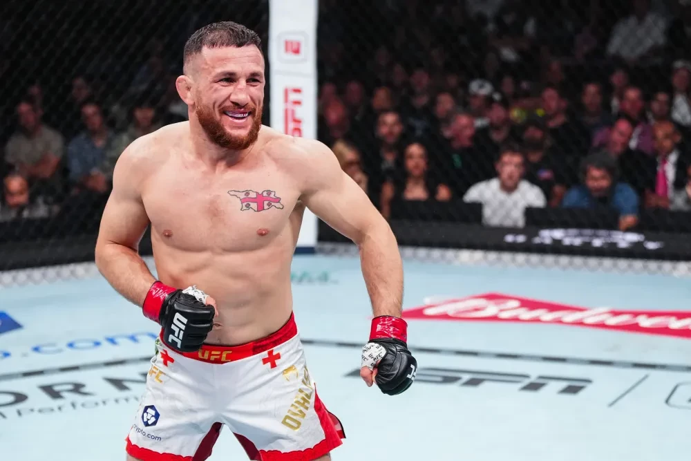 Merab Dvalishvili ăn mừng chiến thắng tại UFC 320