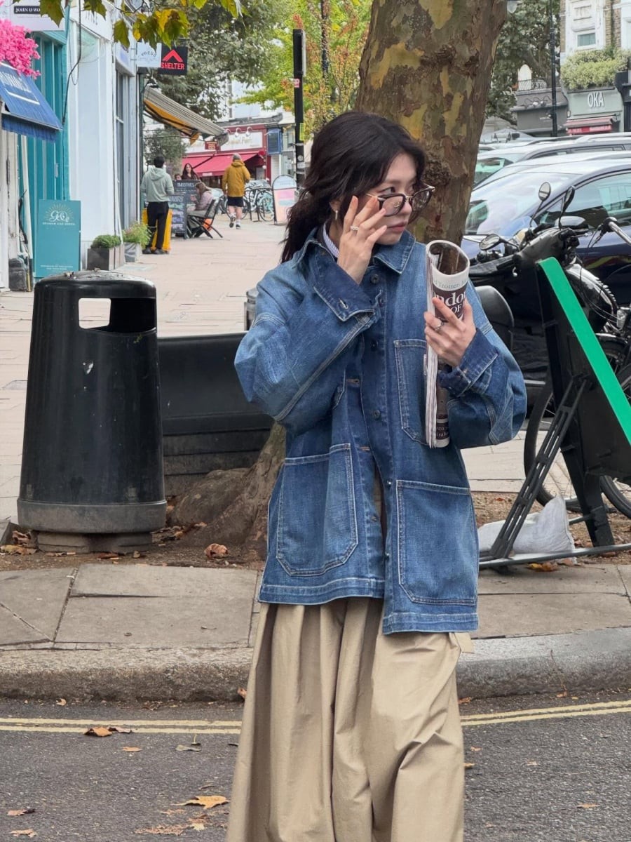 Áo denim luôn nằm trong nhóm trang phục bền vững với thời gian