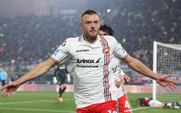 Vardy có cú đúp đầu tiên tại Serie A.