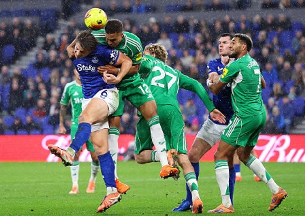 Thiaw từng bước trở thành trụ cột ở Newcastle.