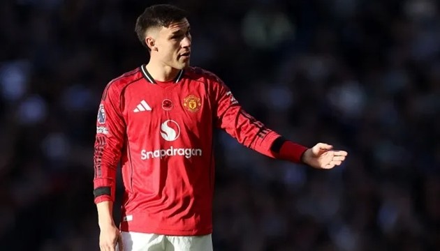 Manuel Ugarte không còn nhiều cơ hội ở Man United.