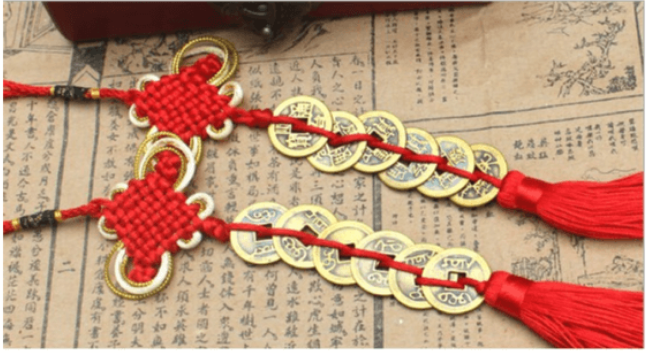 Nếu bạn tin vào tính biểu tượng, sáu đồng xu mang theo trong túi được cho là giúp thu hút các cơ hội tài chính và đồng thời là lá chắn bảo vệ khỏi những thất thoát bất ngờ.