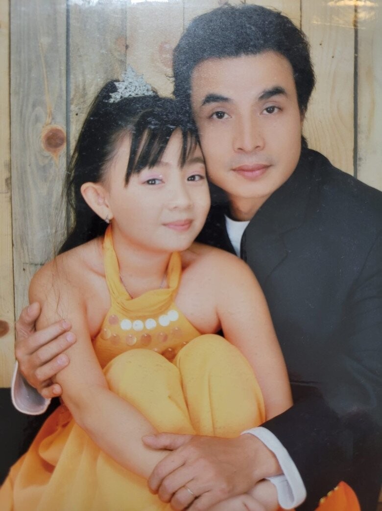 bat-ngo-voi-ngoai-hinh-hien-tai-cua-bo-ruot-be-xuan-mai-tiet-lo-su-that-ve-con-gai-va-do-chiu-chi-ga-bo-1764583756-868-width780height1045