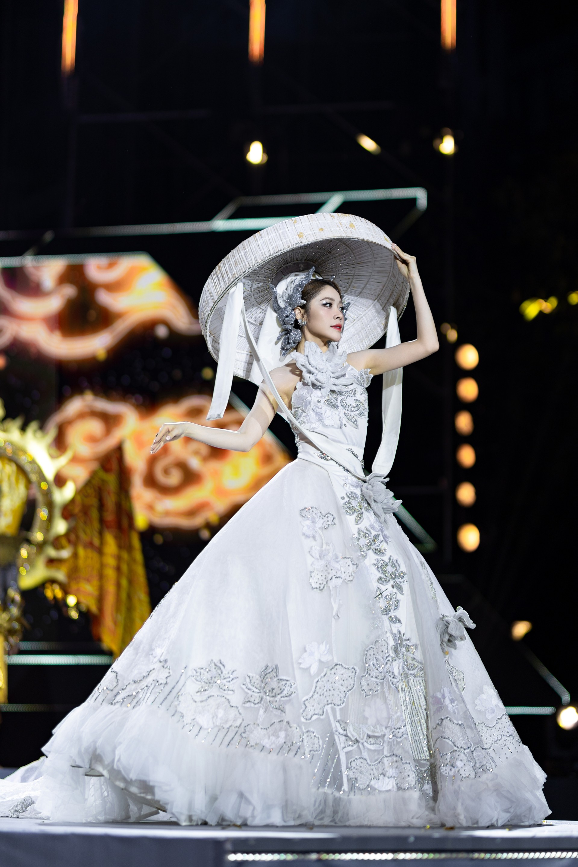 MODEL TRÌNH DIỄN (6)