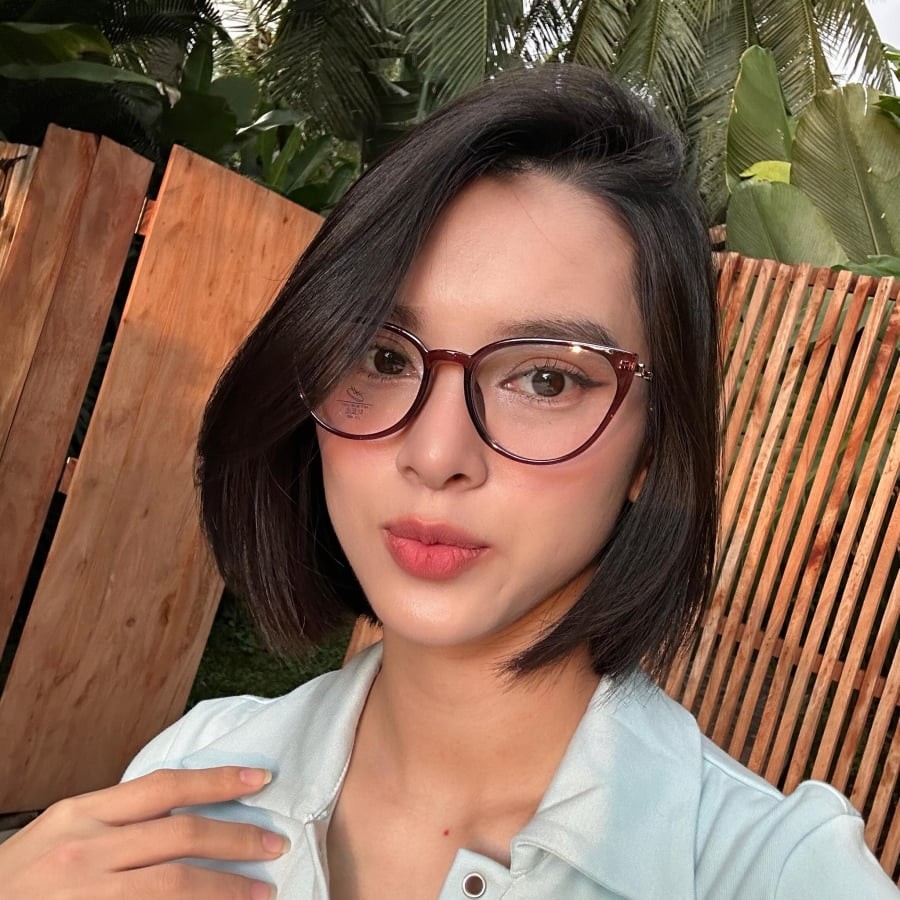 Quỳnh Lương đăng tải hình ảnh mới của bản thân lên trang cá nhân, đồng thời bày tỏ sự bức xúc khi bị chê ngoại hình.

