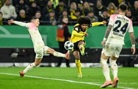 Những chân sút Dortmund bất lực trong việc tìm đường xuyên thủng mành lưới Leverkusen.
