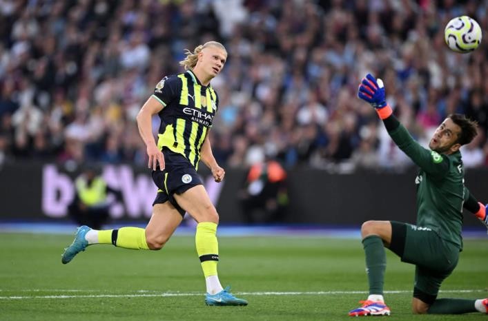 Haaland có thể phá kỷ lục ghi bàn của Alan Sheare.?