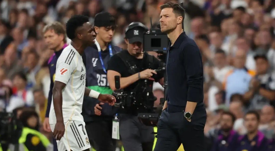 Mối quan hệ giữa Alonso và Vini cũng đang thu hút sự quan tâm.