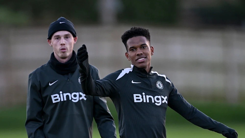 Cầu thủ trẻ cần được chăm sóc cẩn thận.