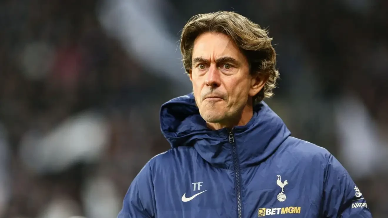 BLĐ Tottenham chưa vội sa thải Frank.