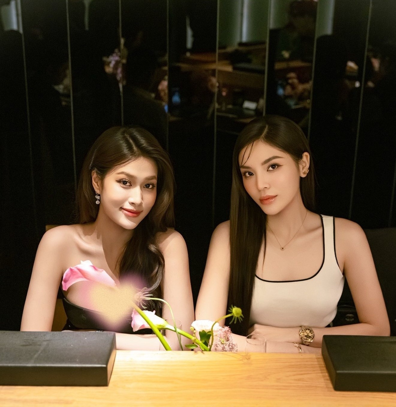 lo-bang-chung-hoa-hau-ky-duyen-va-thien-an-song-chung-1584e3eb081b4960b6d9ca86669bc2a1-147