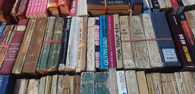 mvina-306-thu-mua-thanh-ly-sach-truyen-tieu-thuyet-cu