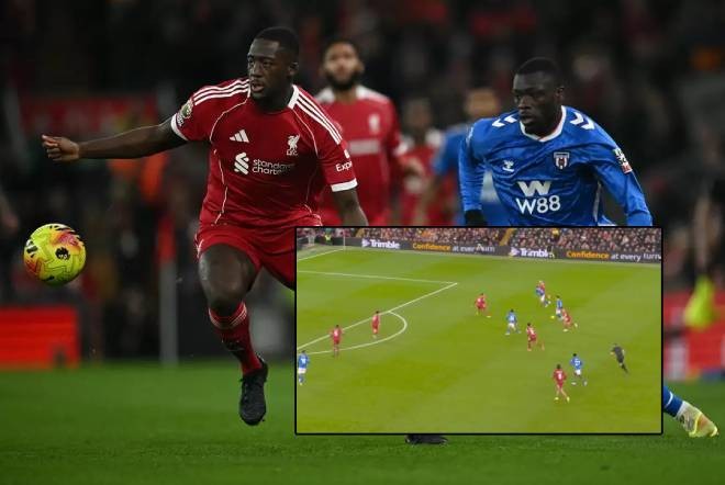 Hàng thủ Liverpool gây thất vọng ở trận hòa trước Sunderland.