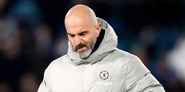 Thầy trò Enzo Maresca sụp đổ.