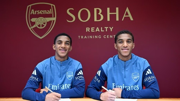 Edwin và Holger Quintero ký hợp đồng với Arsenal