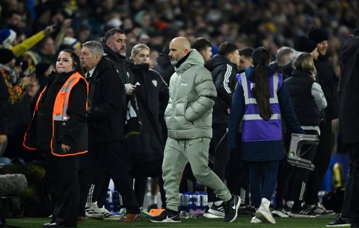 Chelsea nhận thất bại khó nuốt trước Leeds.