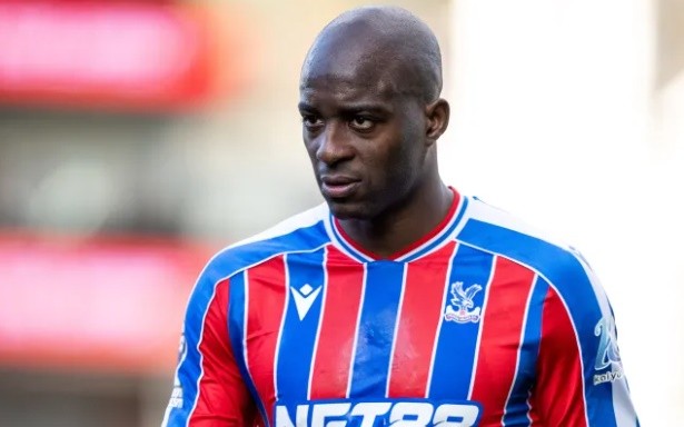 Mateta muốn rời Palace.