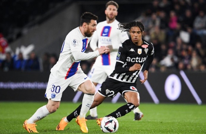 Jean-Matteo Bahoya đang được Arsenal theo dõi.