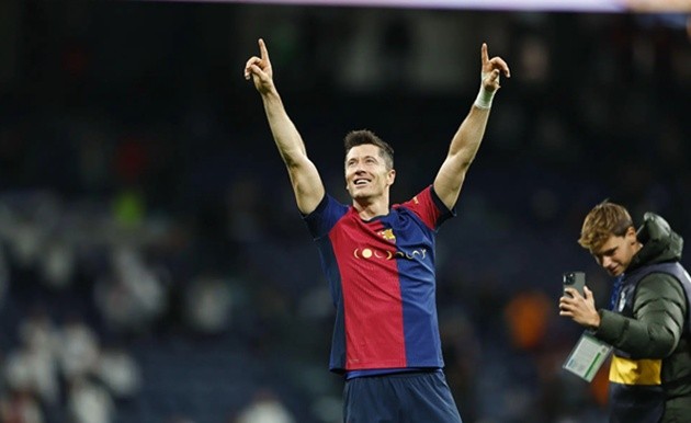 Lewandowski sẽ dẫn dắt hàng công Barca