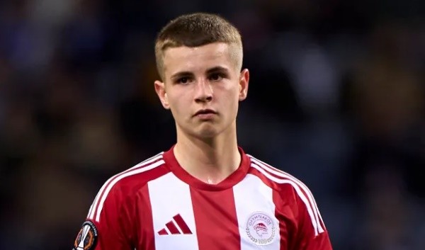 Tài năng đang được Man Utd theo dõi.