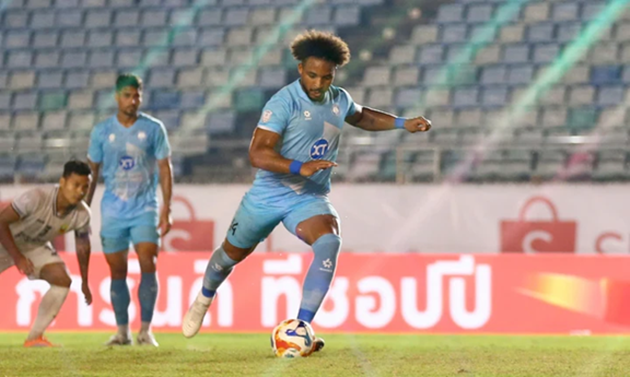 Xuân Son tỏa sáng trong chiến thắng của Nam Định trước